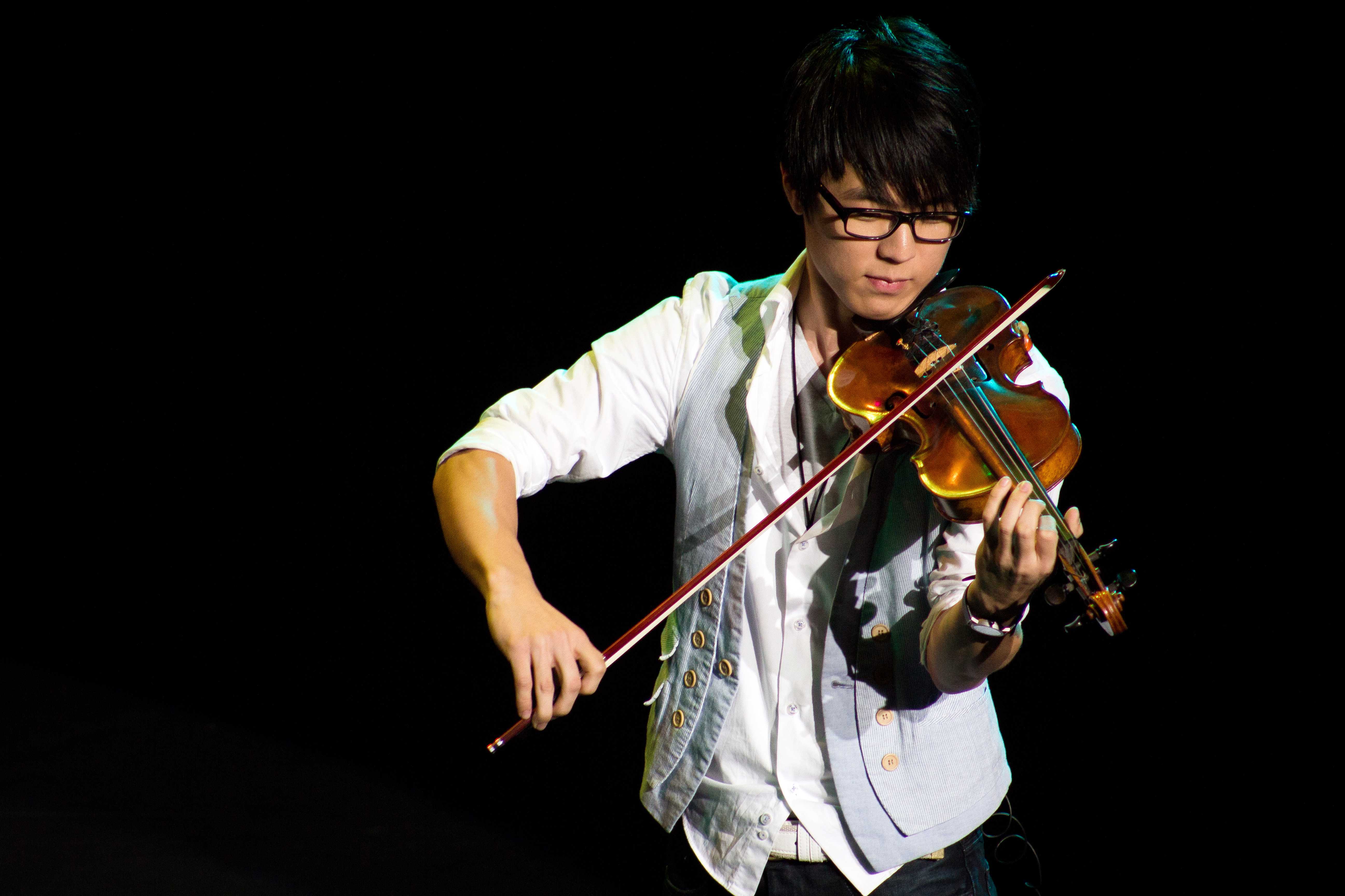 Sung Jun. Jung Sung Ahn. Green Violinist. Kaan Simseker ~ historical Violin.