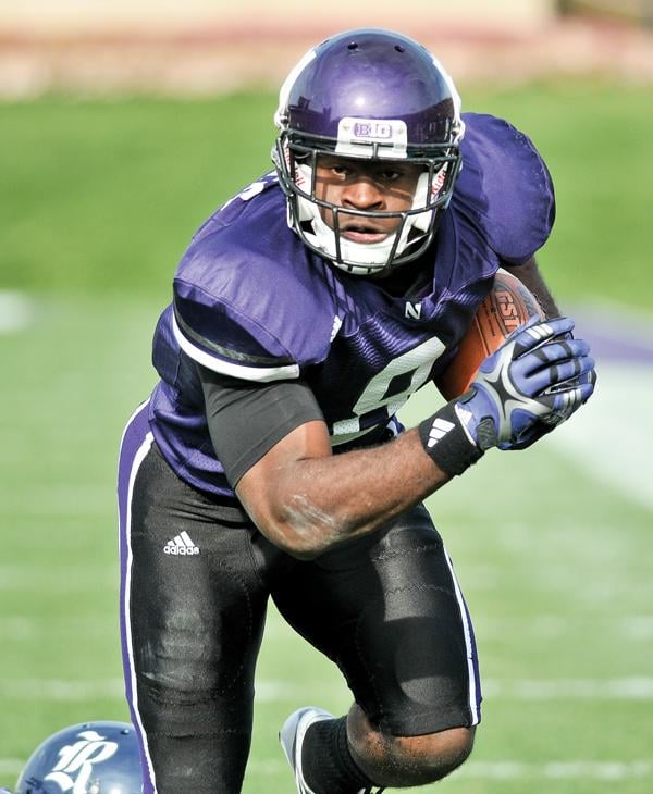 Former Northwestern wide receiver Demetrius Fields was signed by the Chicago Bears on Monday. He caught 114 passes for more than 1,200 yards and 7 touchdowns in his career.