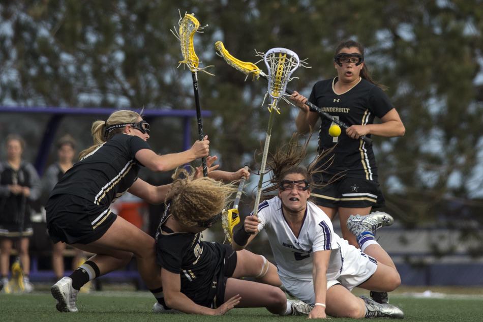 Senior attacker Alyssa Leonard goes all-out for the ball during Northwestern’s 15-9 victory over Vanderbilt. Leonard was one of two Wildcats players to record a hat-trick against the Commodores.