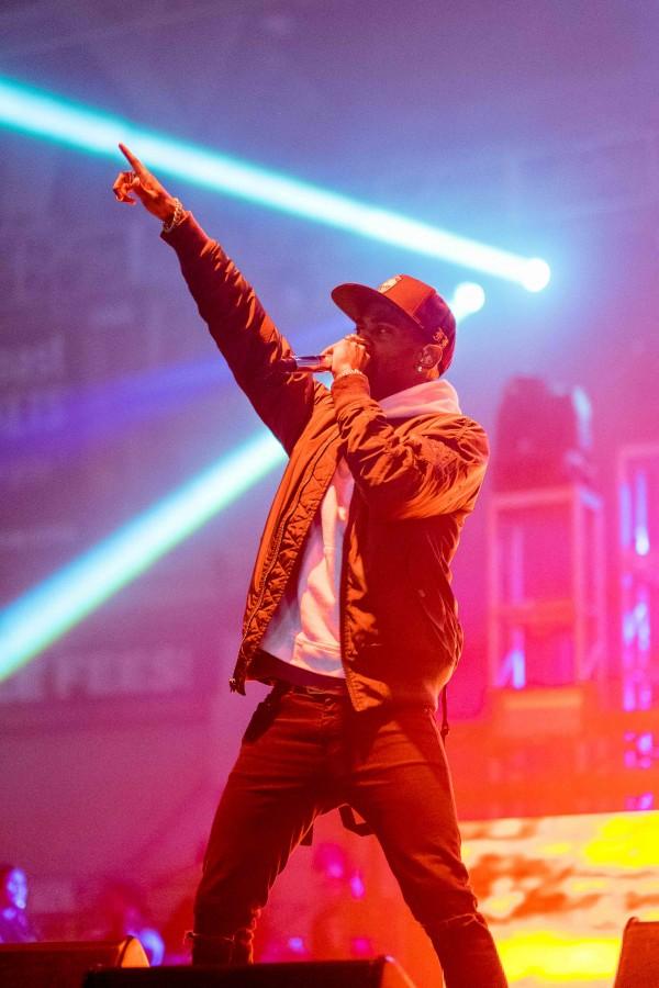 Big Sean performs Friday night at Welsh-Ryan Arena. Student DJ Anleu and indie duo MS MR opened for the rapper at A&Os annual Blowout.