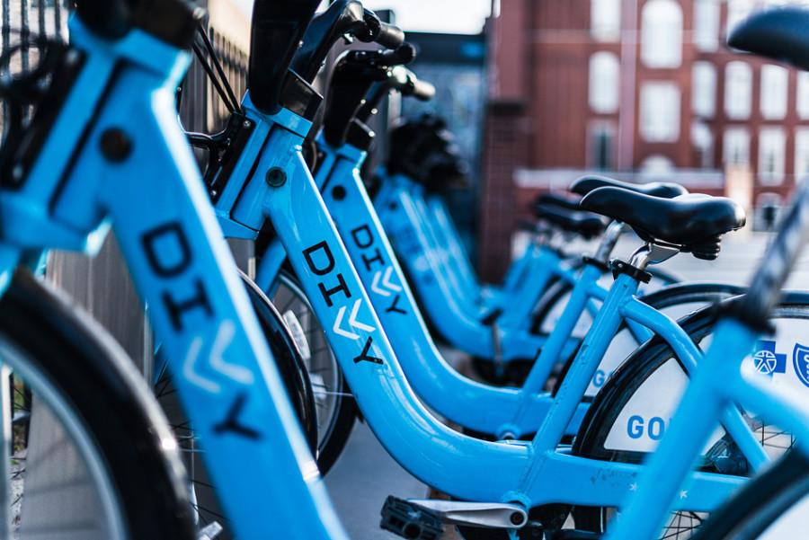 Divvy+bike-sharing+service+already+has+300+locations+across+Chicago.+Evanston+aldermen+Monday+approved+plans+for+eight+bike+stations+to+be+installed+across+Evanston.