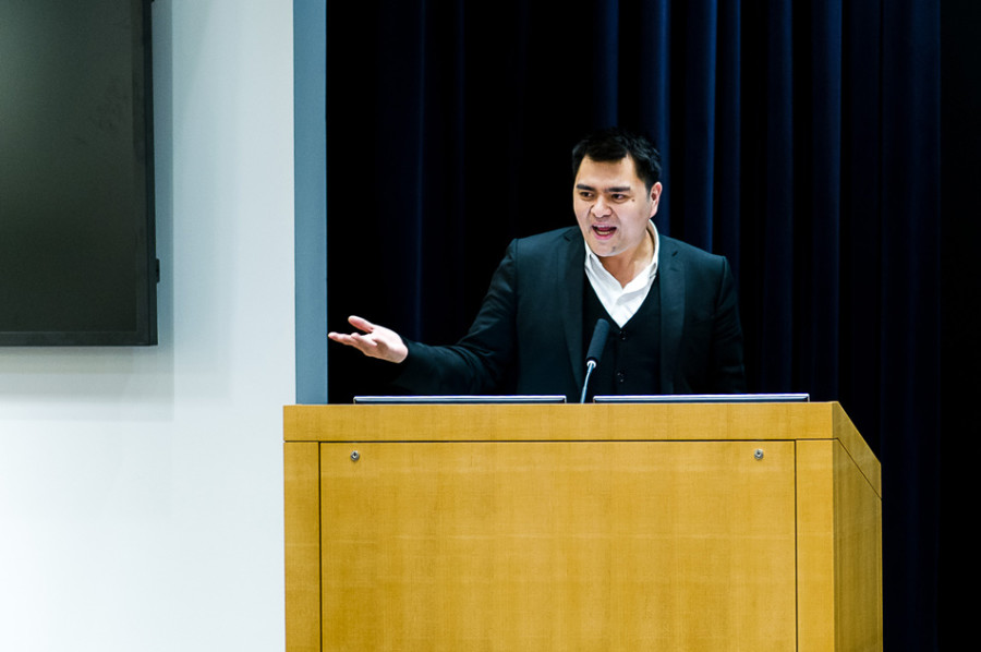 Jose Antonio Vargas, activist and Pulitzer-prize winning journalist, discusses “Define America,” his non-profit organization that aims to open a discussion about the state of undocumented people in the United States. Vargas came to Northwestern as this year’s College Democrats’ winter speaker.