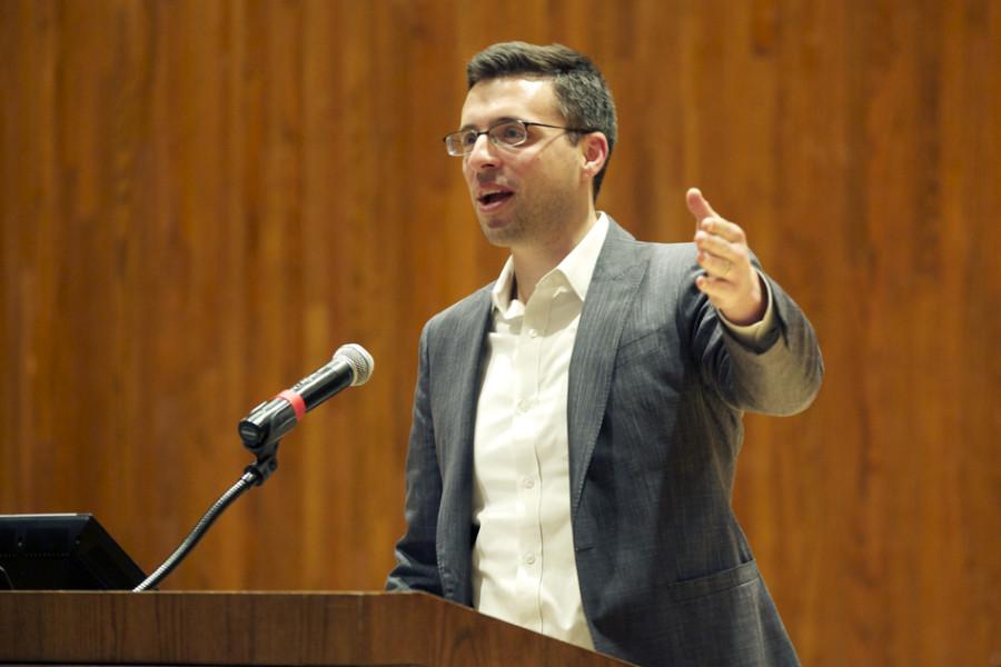 Ezra Klein, editor in chief of Vox.com, discusses politics Thursday in front of about 100 people at Norris University Center. The talk was presented by the Contemporary Thought Speaker Series.