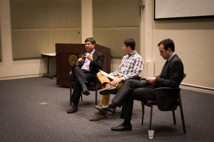 Weinberg junior Jonathan Kamel moderates a conversation between former Rep. Brad Schneider and Republican Jewish Coalition Midwest coordinator Jeremy Wynes. Schneider and Wynes discussed U.S.-Israel relations and the pending Iran nuclear deal, advocating strong bipartisan support of Israel. 