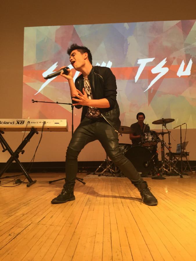 Sam+Tsui+performs+Friday+night+at+the+KASA+Show+in+Ryan+Auditorium.+Tsui%2C+a+YouTube+celebrity%2C+headlined+the+show%2C+which+also+included+a+variety+of+student+performances.+