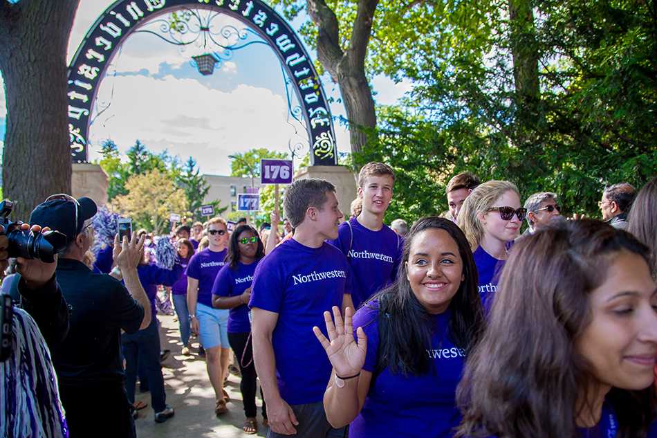 New+students+participate+in+the+March+Through+the+Arch+tradition+during+Wildcat+Welcome.+Northwestern+accepted+1%2C061+students+to+the+class+of+2020+through+Early+Decision+on+Monday+night.