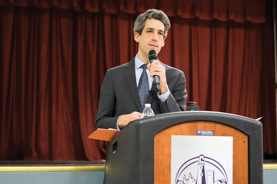 State+Sen.+Daniel+Biss+%28D-Evanston%29+speaks+at+a+forum.+Biss+introduced+legislation+that+would+create+a+public+matching+system+for+campaign+donations.%0A