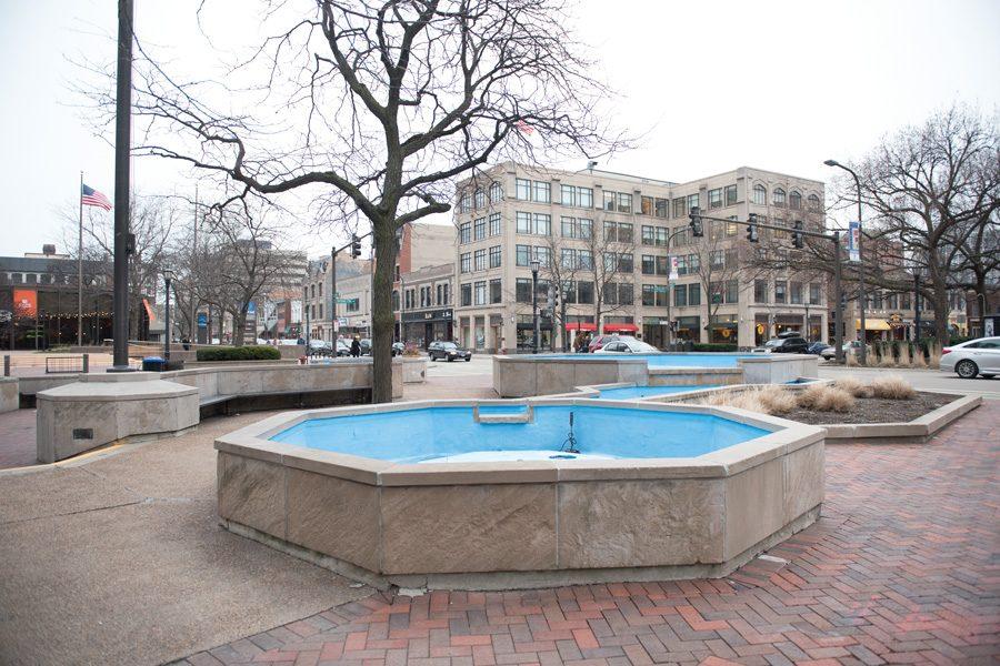 The Fountain Square, located at the intersection of Sherman Avenue, Orrington Avenue and Davis Street. Next week, the city will begin a major renovation project to improve the Fountain Square area.