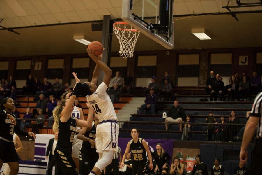 Pallas Kunaiyi-Akpanah goes up for a layup. The junior forward helped Northwestern pull away from Santa Clara in the fourth quarter.