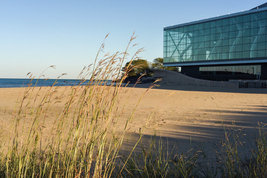 Explore Lincoln St. Beach: A Northwestern University Travel Gem