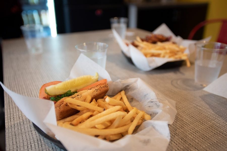 Chicago Hot Dog and Co. opens on Davis Street