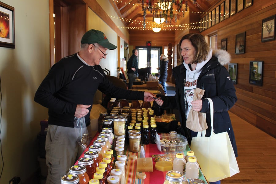 Evanston indoor farmers’ market connects residents, small businesses