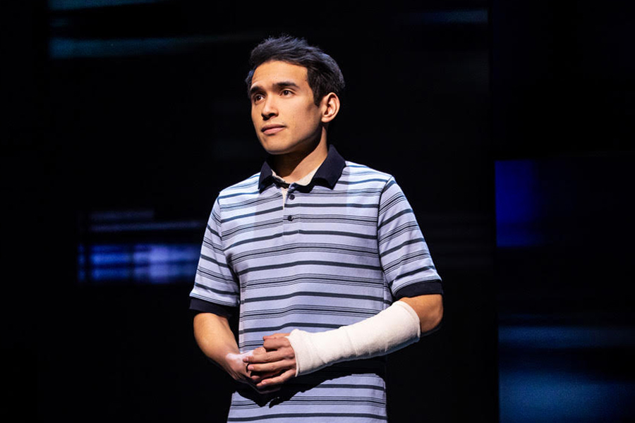 Zachary+Noah+Piser+playing+Evan+Hansen+in+the+Toronto+production+of+%E2%80%9CDear+Evan+Hansen%E2%80%9D+where+he+is+the+alternate%2C+being+the+first+Asian-American+actor+to+be+cast+as+the+role.