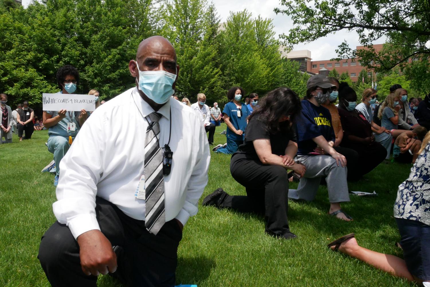 #WhiteCoatsforBlackLives shows solidarity at Evanston hospital