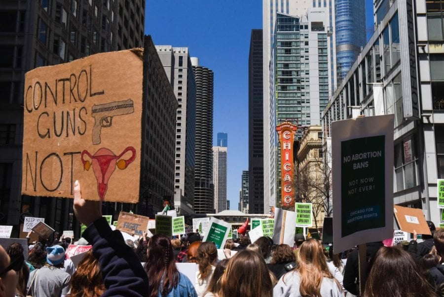 An+abortion+protest+in+downtown+Evanston.