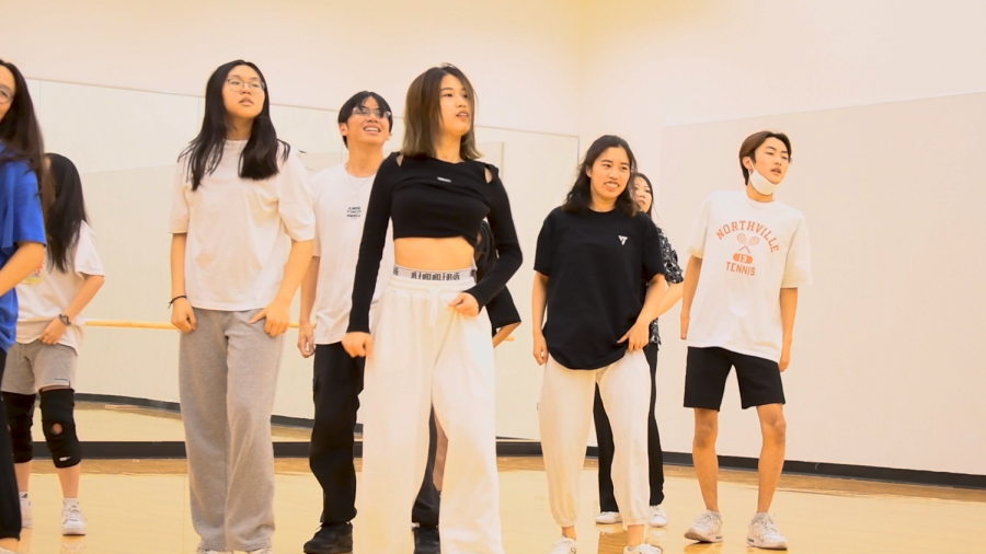 Finding a Community Through Kpop: K-Dance