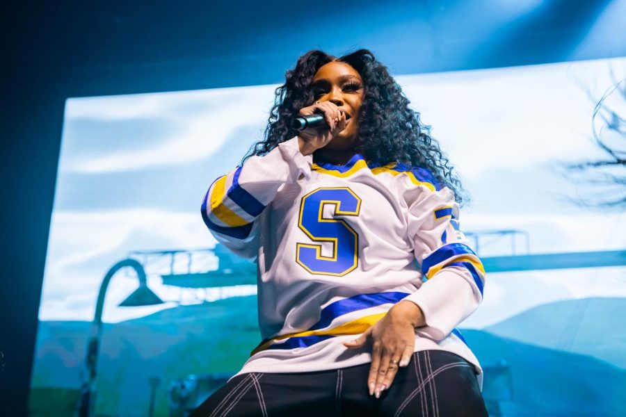 SZA performed songs she collaborated with other artists on, including “All the Stars” with Kendrick Lamar and “Kiss Me More” with Doja Cat.