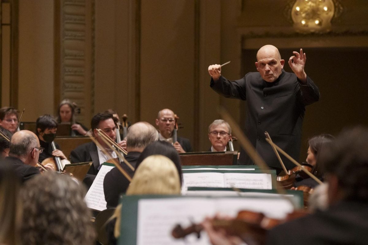Jaap van Zweden luminously led the Chicago Symphony Orchestra in Beethoven’s Fifth Symphony Saturday.