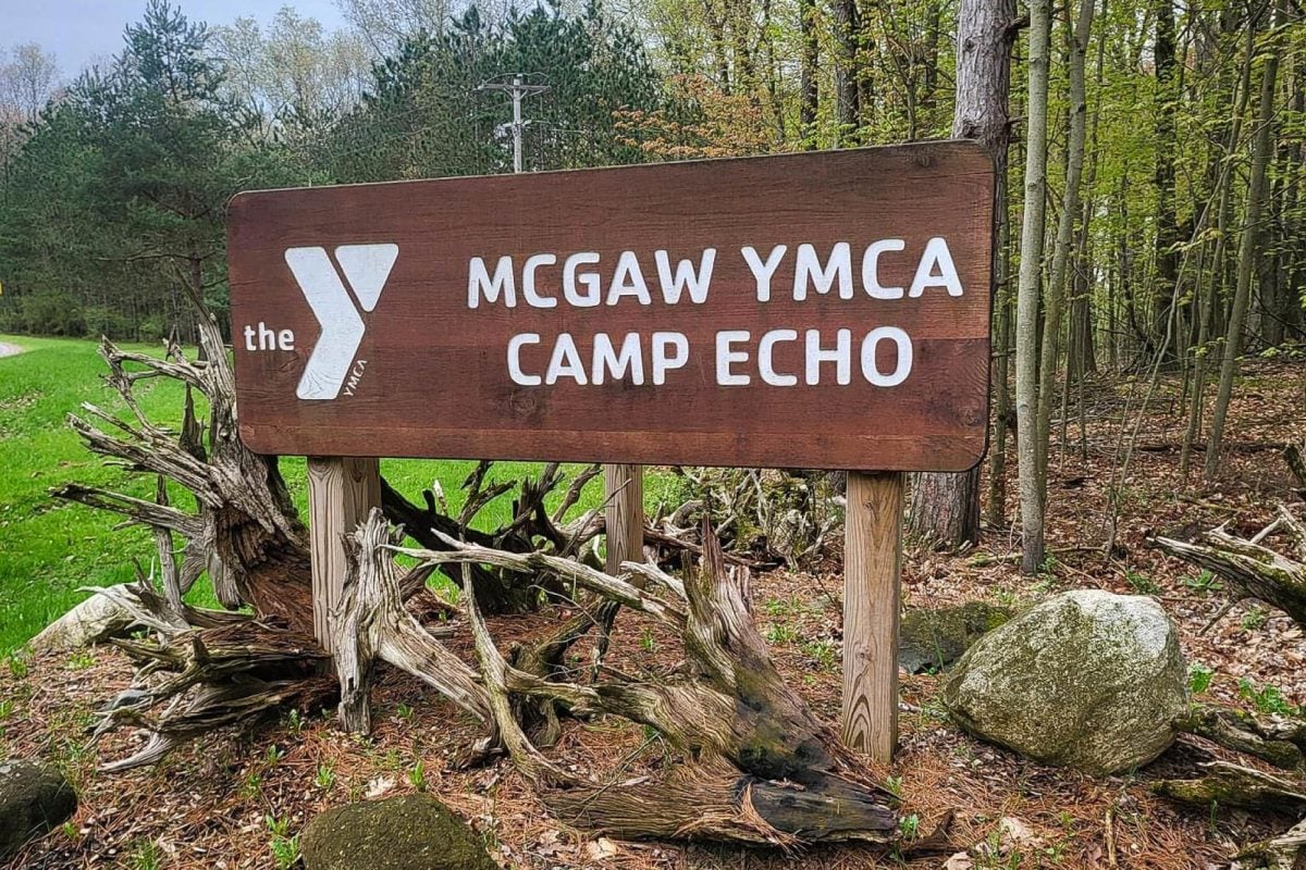 The camp has hosted traditional overnight summer camps for children from third through 11th grade, as well as family camps for whole families to join in the activities, since 1924. 