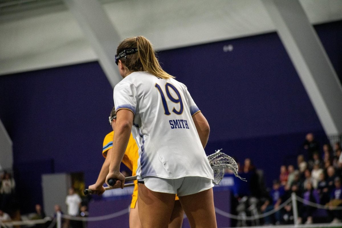 Junior midfielder Samantha Smith gets set against Marquette Monday. Smith corralled five draw controls versus the Golden Eagles.