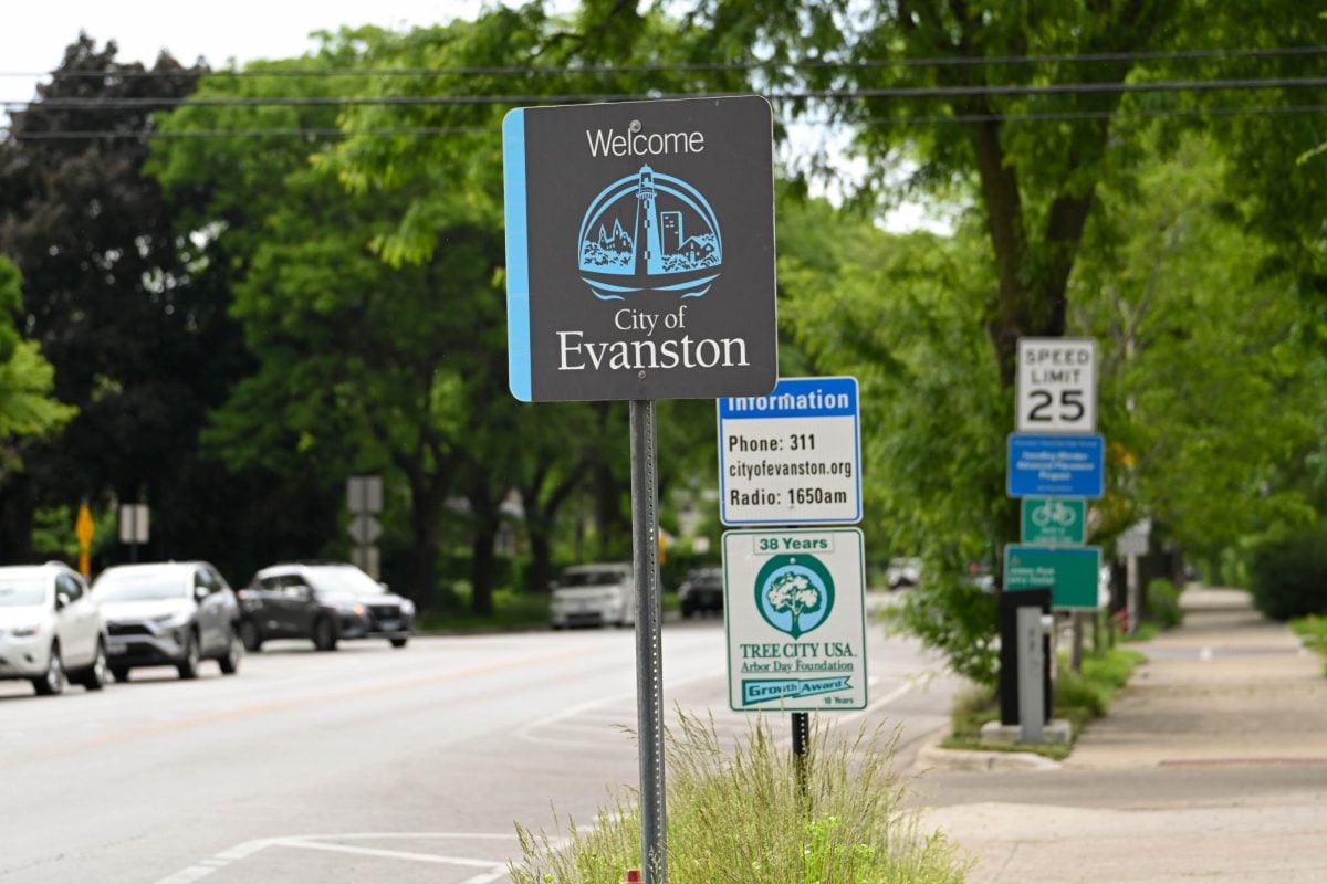 A sign that says Welcome to Evanston.