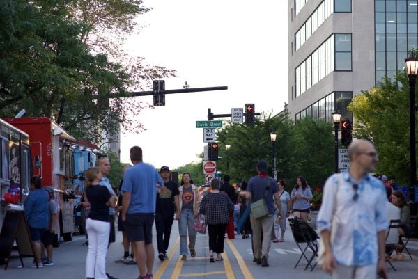Summer Sounds helps fulfill the Evanston Thrives Retail District Action Plan goals. 