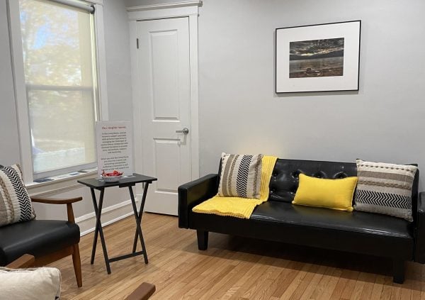 Guests can receive mental health crisis support, as well as help with substance abuse and employment in three respite rooms at the new Living Room in Evanston.
