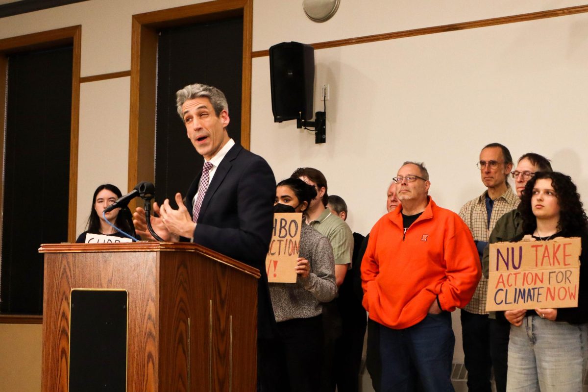 Ahead of a contentious vote on the Healthy Buildings Ordiance, Mayor Daniel Biss advocated for it in a press conference.