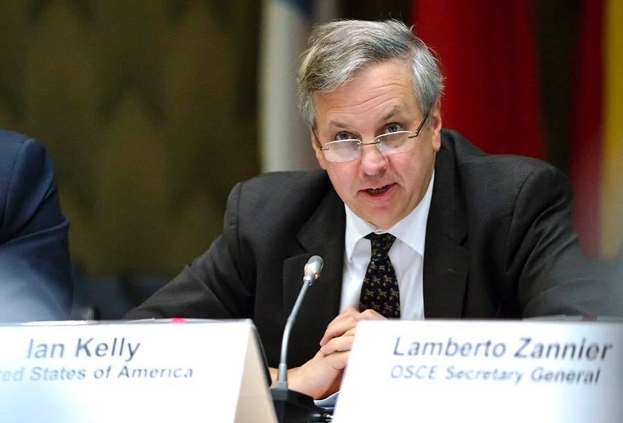 Prof. Kelly began a three-year residency as Ambassador in Residence at his alma mater.