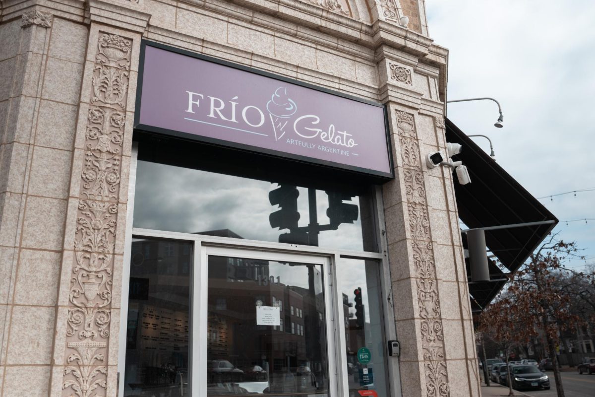 A store with the sign “FRÍO Gelato.”